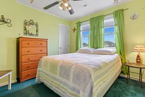 New Listing Walk to Beach Hot Tub & Games - Image 4