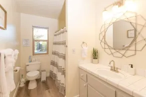 Pool, Hot Tub, Privacy, Newly Remodeled, Centrally Located! - Image 4