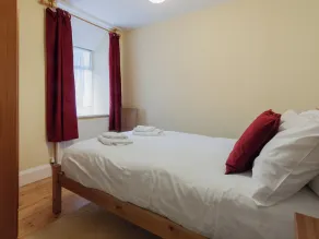 2 bedroom accommodation in Newcomen Road & Southtown - Image 5
