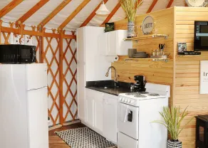 Luxury Yurt for Couples with Hot Tub on Deck - Image 5