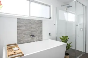 Pet-friendly family home close to the beach in Narrawallee - Image 2