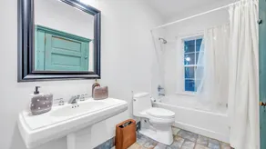 NY LISTE: PRIVAT, TREE TOP UDVISNINGER, DOBBELHØJDE FOYER, TÆK TIL BRIDGEHAMPTON, SOUTHAMPTON OG SAG HARBOR - Image 3