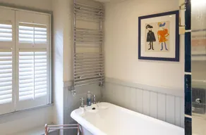 The Beach House at Sandgate    Right on the beach - Image 5