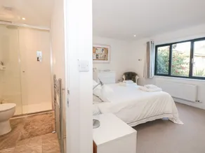 ALOFT, romantic, with a garden in Dartmouth - Image 3