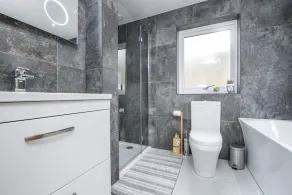 Luxury Accessible Holiday Home with Hot Tub & Views - Image 2