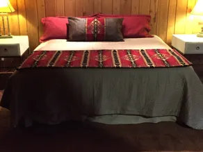 Rustic log cabin with 5 beds in a private setting, minutes Grenada Lake & town. - Image 5