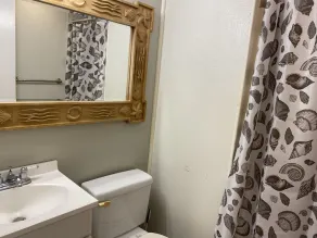 Cozy 2 Bedroom Apartment on 11th St - Image 3
