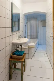 Spacious, renovated farmhouse in its own garden - Image 3