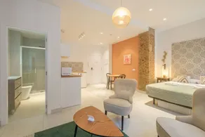 Gorgeous Apartment close to City Centre - Image 5
