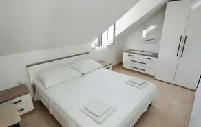 Belle maison de 3 chambres à Pucisca - Image 5