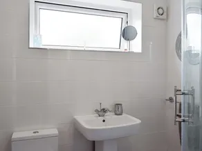 2 bedroom accommodation in Godshill, near Newport - Image 2