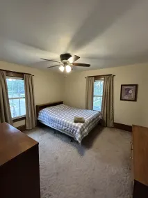 Large Home 5 min to Field of Dreams - Image 3