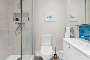 Homefield, Luxury 5-Bed Villa in Kingswear, Devon - Image 2