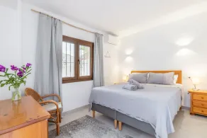Apartamento Flora - 2 bed apartment, shared pool, minutes walk El Portet beach - Image 4