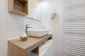 Room 'Camera Sea' with Mountain View and Wi-Fi - Image 4