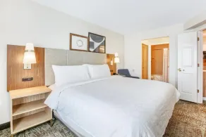 Outdoor Pool + Near to the Beach | 1 Bedroom - Image 4