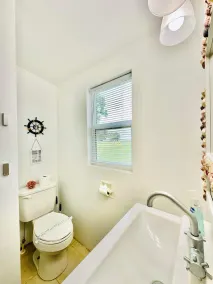 Pet Friendly Delightful Waterfront Cottage on Hoopers Island, MD. - Image 4