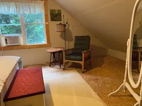Lakefront Cottage - Image 4