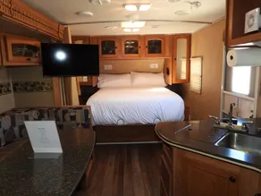 Cozy Camper/RV: Hot tub available  - Image 5
