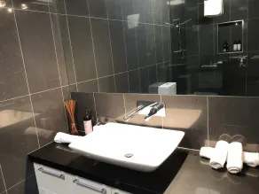Das Glen Luxury Exclusive Apartment - Image 3