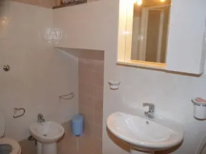 Overkommelig villa med privat halvsynt pool og have i nærheden af Sarnano - Image 2