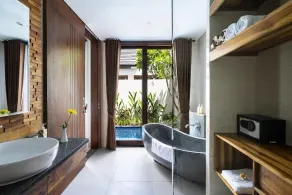 An Exclusive Location in the Heart of Famous Jalan Raya Kuta - Image 4