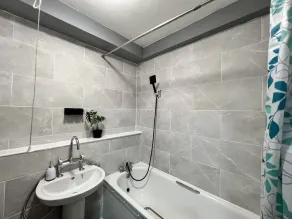 Impeccable 1-bed Apartment in London - Image 4
