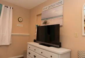 2 Bedroom Oasis! Mother in-Law Apt Forest Lake, MN - Image 4