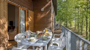 Casa de campo aconchegante, lumineux et traditionnel près du lac | Terrasse privée! - Image 5