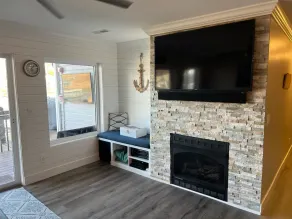 Spacious Lakefront Condo with Private Deck and Direct access to the Lake - Image 2