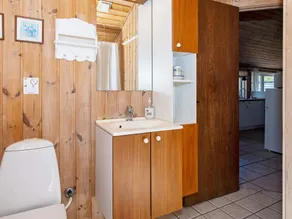 Serene Holiday Home in Jutland near Sea - Image 5