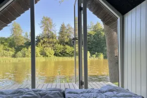 Hyggeligt sommerhus med udsigt til vand fra senge - Image 3