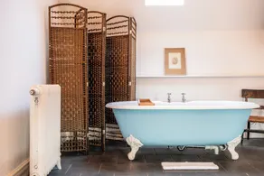 Stunning Five Bedroom Home Near Tewkesbury - Image 4