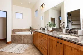 New! Breathtaking views with community amenities - Image 3