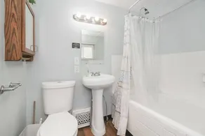 Large Cleveland Getaway, 5 Beds, Near Beach & City - Image 3