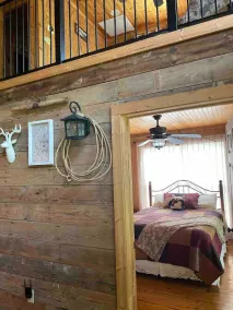 CabinOnTheCreek.Tx-Lake Limestone- tasteful rustic charm & grace. - Image 4