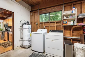 Stylish, Private, Sunny Spot close to Everything - Excellent Location! - Image 3