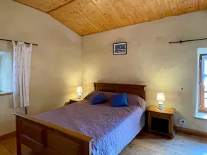Restored farmhouse, 3 bedrooms, fireplace - Image 5
