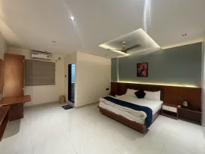 Deluxe Chakan Corporate New Royal Inn - Image 5