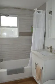 Cozy Crown Hill Carkeek Cottage 2 Beds, Full Kitchen & Backyard in North Seattle - Image 4