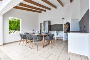 Komfortabel villa med privat pool, boblebad og havudsigt - Image 2