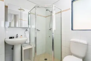 Crows Nest - WILL1 -  Willoughby Road - Sunny 2BR Split-Level with Terrace Parking Near Crows Nest Village - Image 3