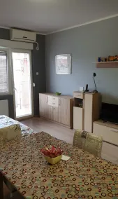 New and quiet apartment in quiet street. Great location near city centar. Spacey - Image 5
