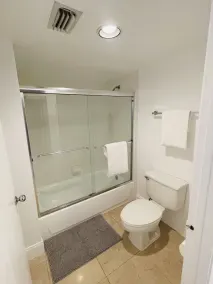 LUXURY THE YATCH 402- FREE PARKING AND WIFI - Image 4