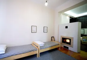 GREAT LOCATION Fireplace Holidays: city center, spacious, groups/family friendly - Image 4