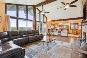 Ridgecrest: Charming Family Mountain Retreat - Image 4