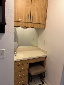 Minutes from the water Sweet Vacation Home Sleeps 6 close to Shops & Restaurants - Image 3