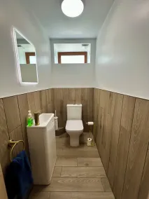 7 bedroom, Stunning Cottage with Hot-Tub & Cinema Room - Image 4