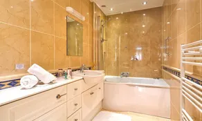 THE GALLERY, romantic, with a garden in Ambleside - Image 2