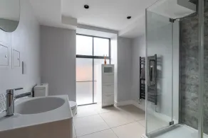 Modern flat in the heart of Oxford - Image 2